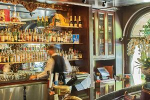 Wedgewood Hotel Bacchus Lounge